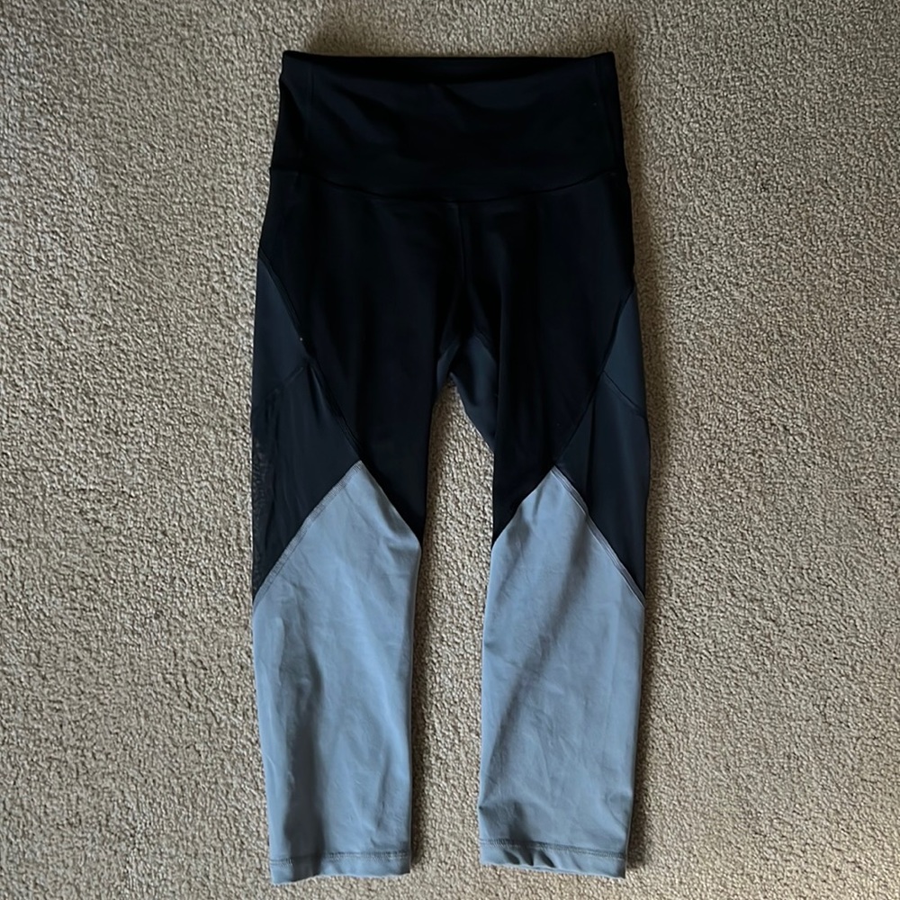 Old navy cropped leggings. Go-dry womens medium